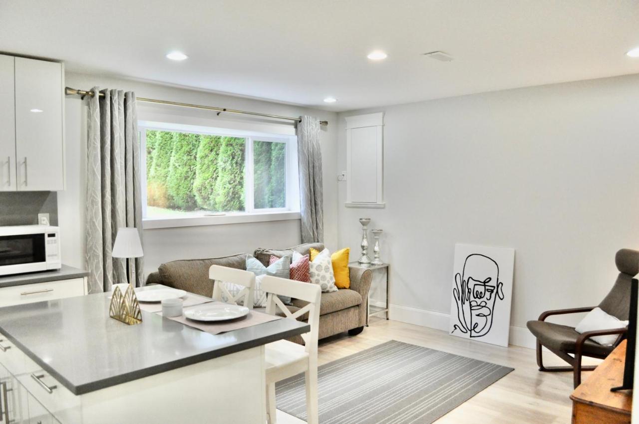Stylish 1 Bedroom Suite In North Vancouver 10 Mins Ski Exterior photo